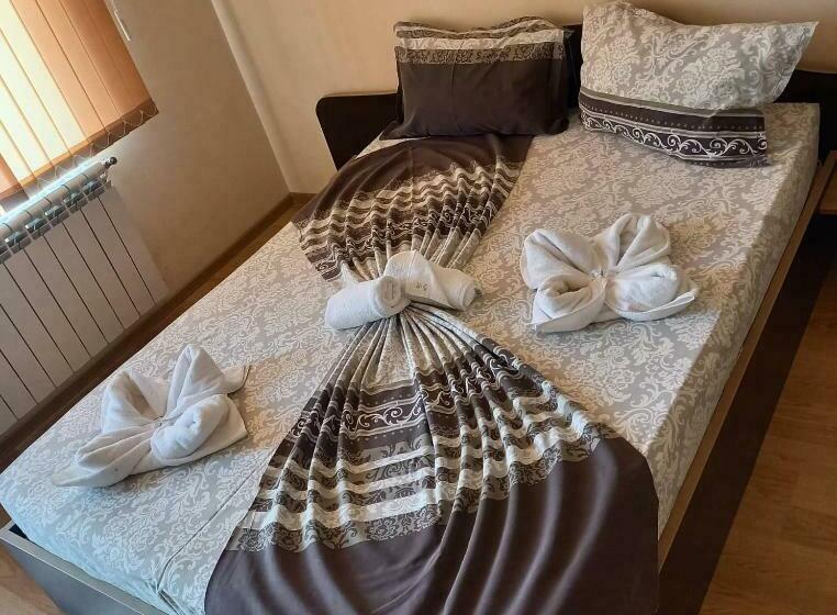 Номер Стандарт с Балконом, Family Hotel Saint George