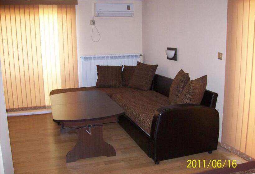 Студио Стандарт с Балконом, Family Hotel Saint George