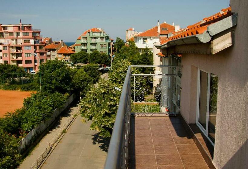 Номер Superior с Балконом, Family Hotel Electra