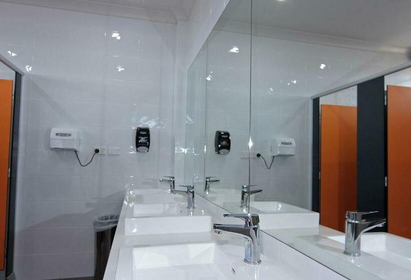 Habitació Estàndard Bany Compartit, Yha Byron Bay