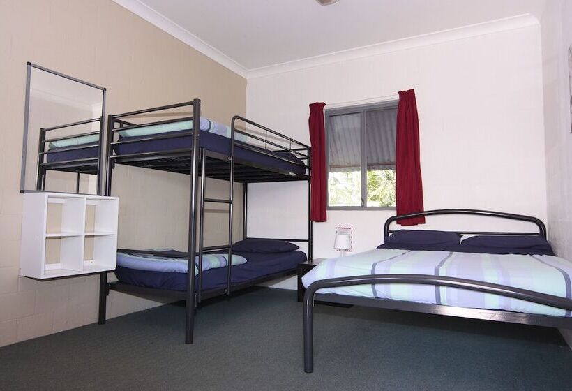Habitació Estàndard Bany Compartit, Yha Byron Bay