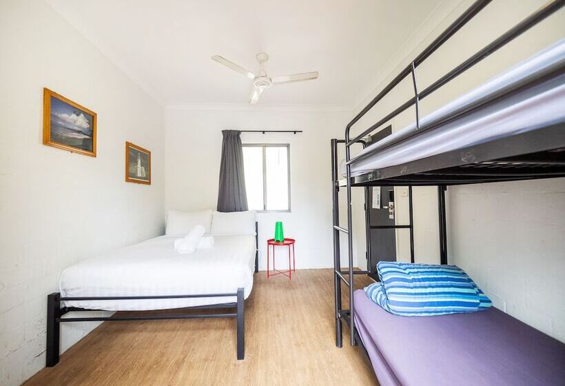 Habitació Estàndard Bany Compartit, Yha Byron Bay
