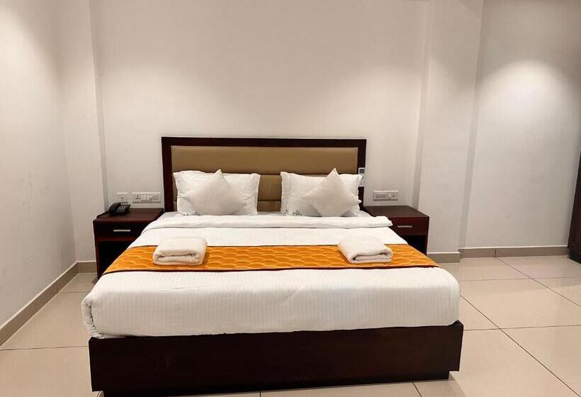 Номер Стандарт, Luxe Hotel Thekkady