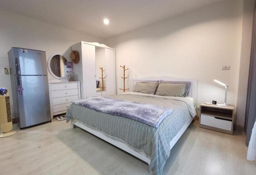 Студия Стандарт Вид на Море, The Beach Bangsaen Condo Sea View Room 327 62 Top Floor Free Netflix