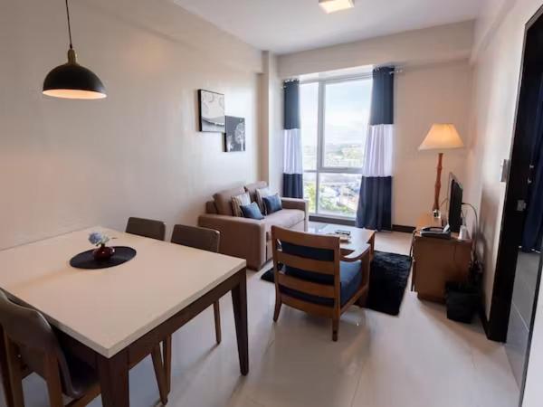 스위트, Mactan Newtown Condo With Free Airport Pickup