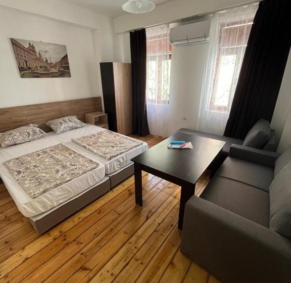 标准间, En Suite Rooms: Novа Guesthouse In Sofia Center