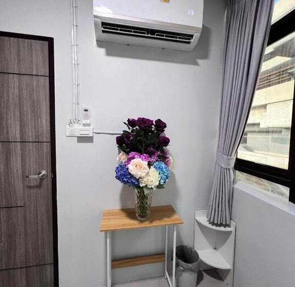 Standard Room King Size Bed, Luna Hotel สถานีดอนเมือง