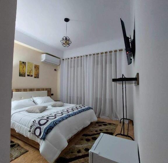 标准间带阳台, Godard Apartments