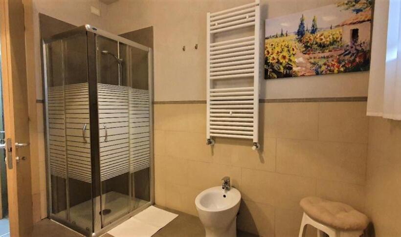 スタンダード４人部屋, Affittacamere Borgo Sabbionara