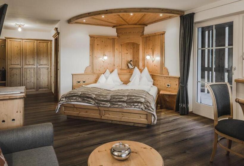 Полулюкс, Chalet S   Dolomites Design   Adults Recommended