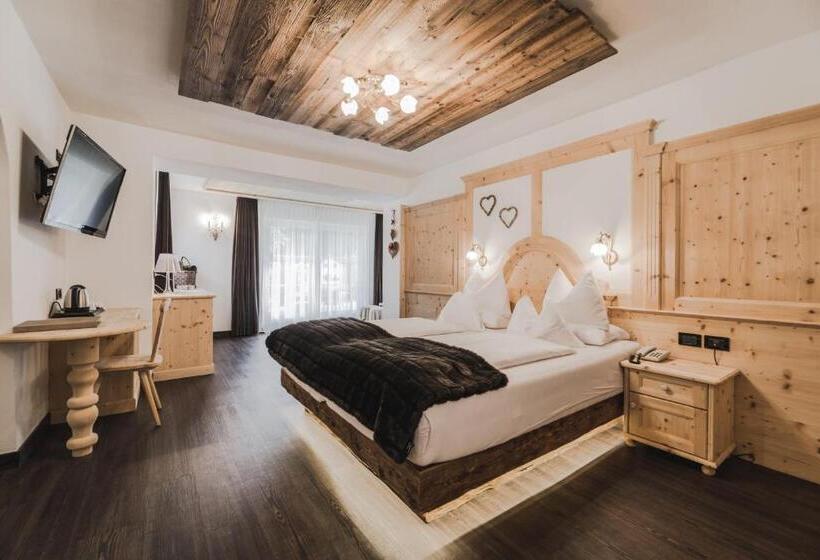 Полулюкс, Chalet S   Dolomites Design   Adults Recommended