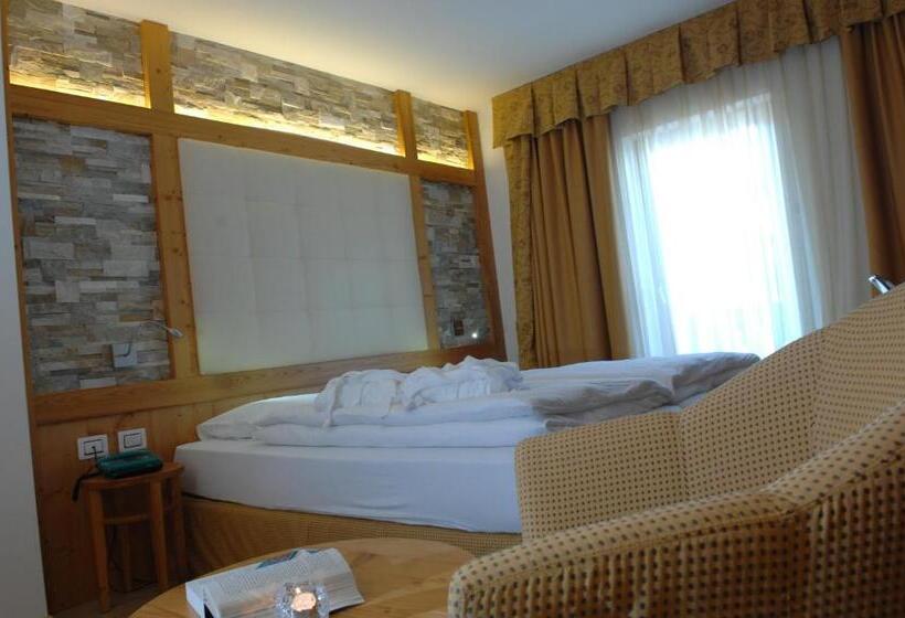 デラックスルーム, Cimon Dolomites