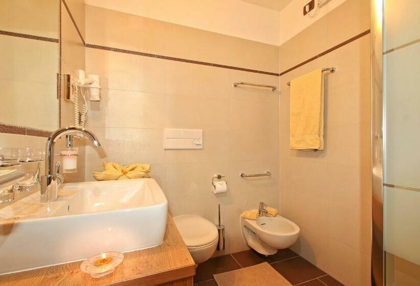 سوئیت خانوادگی اقتصادی, Garnì Savoy