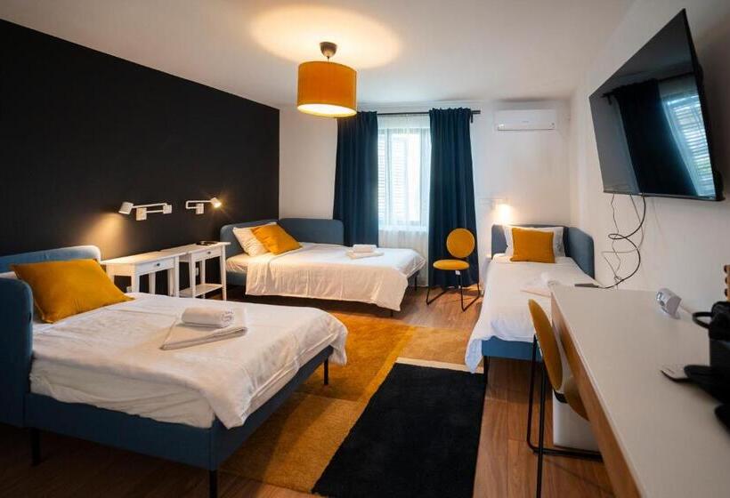 غرفة قياسية ثلاثية مطلة علي الحديقة, Cozy Nook B&b   Free Private Parking