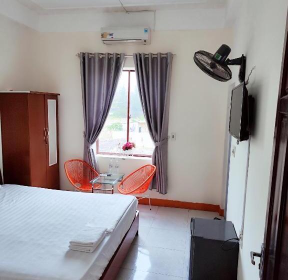 Deluxe Room Side Sea View, View Nhat Le Beach