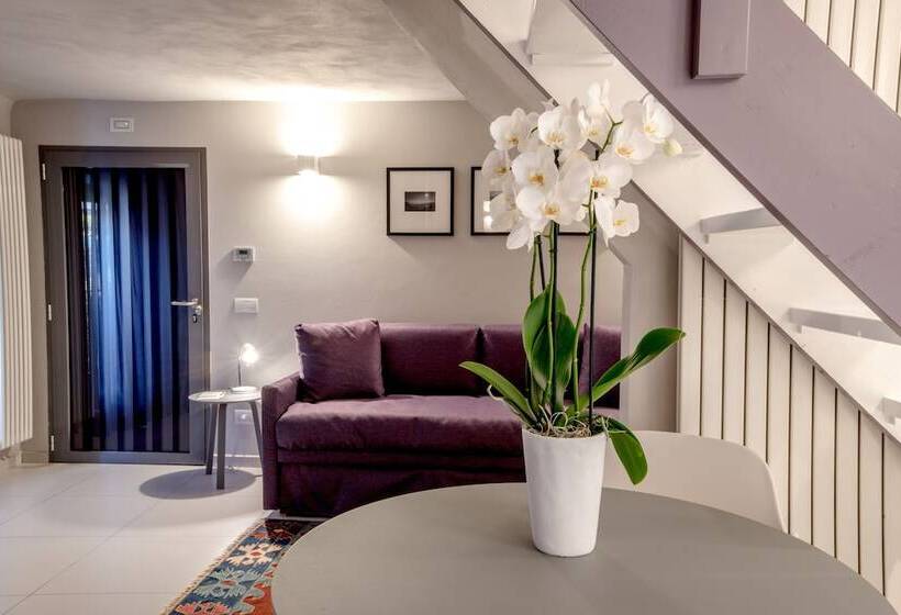 Люкс, Uve Rooms & Wine Bar