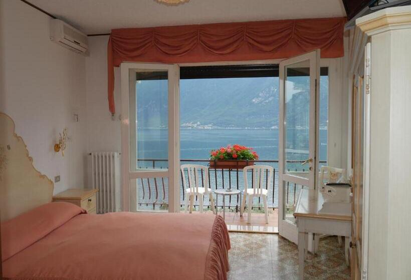 Номер Стандарт Вид на Озеро, Villa Margherita