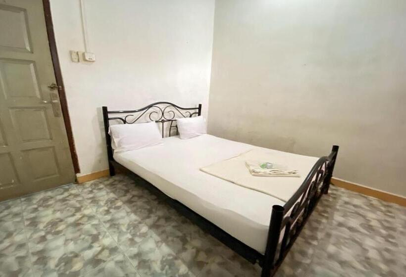 标准间, Oyo 93781 Hotel California 2
