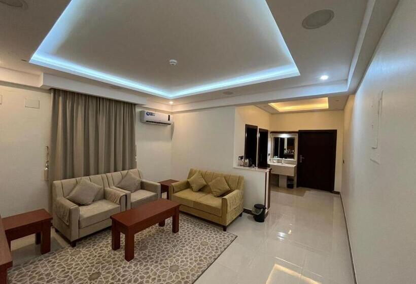 Полулюкс, هاوس إن House Inn