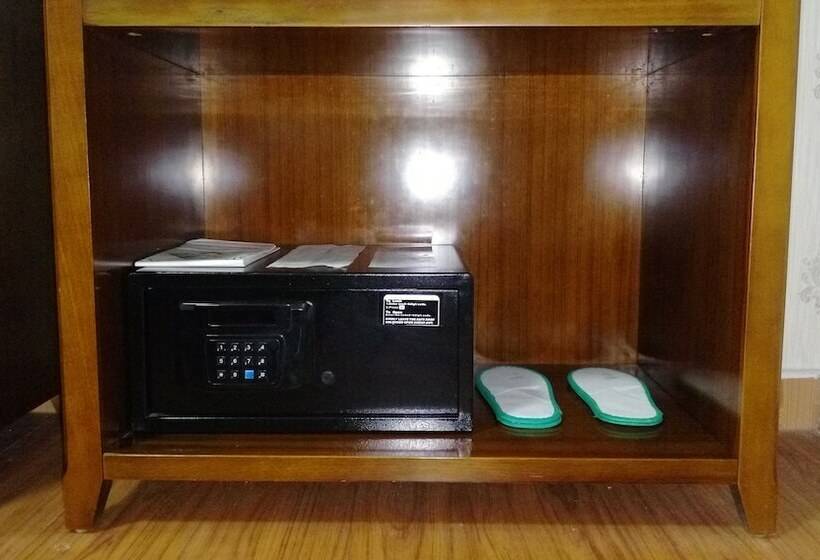 اتاق لوکس, Myanmar Sports