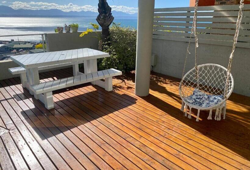 Семейный Номер, 3coloursblue Guest House