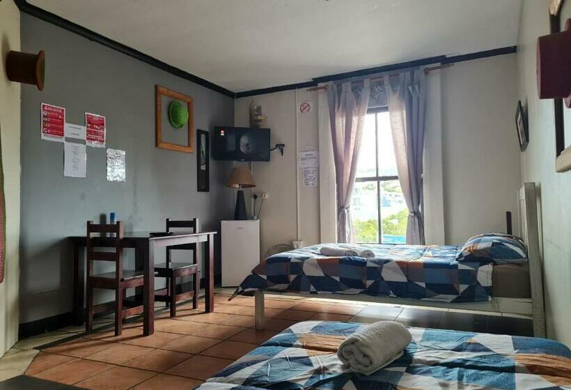 带共用浴室的标准房间, Mile Crunchers Backpackers & Hostelling