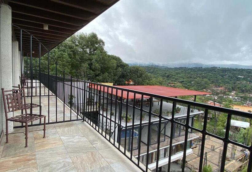 اتاق لوکس, Santa Rosa