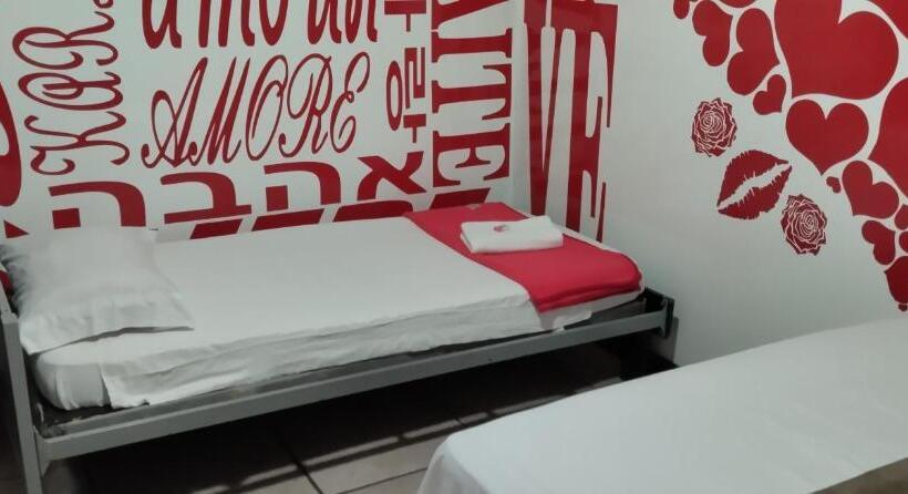 اتاق استاندارد سه نفره, Hostal Loco Coco Loco