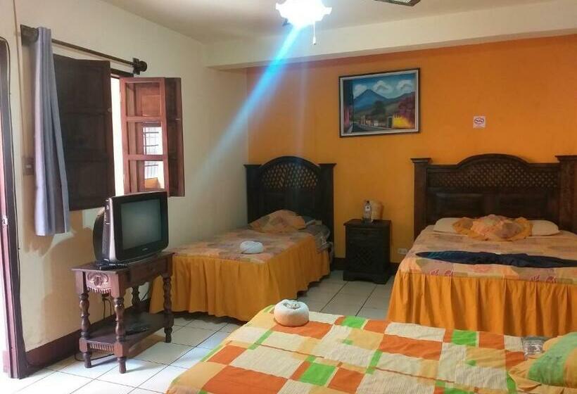 اتاق استاندارد سه نفره, Hospedaje El Viajero Antigua