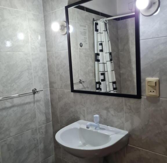 اتاق راحتی سه تخته, Nomada Hostel