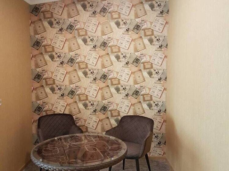 סוויטה עם מרפסת, Zs Club