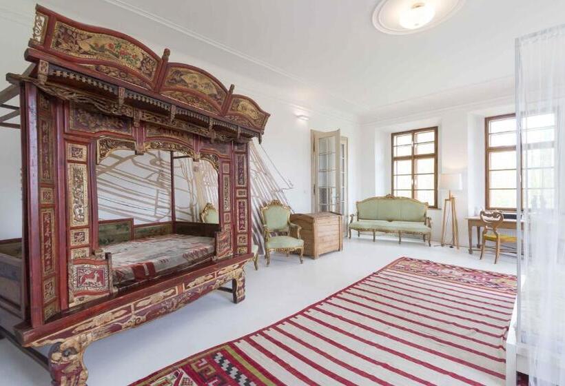 디럭스 스위트 킹 침대, Chateau Třebešice