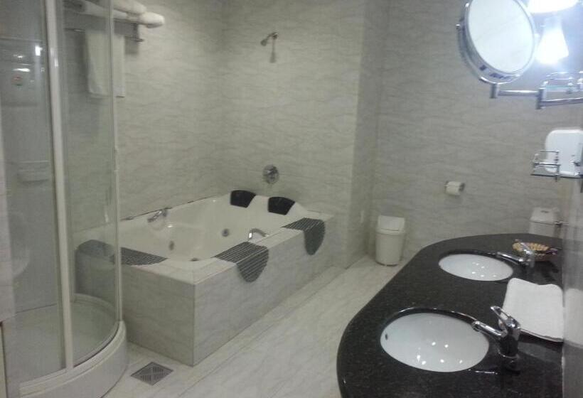 سوییت لوکس, Eden by Bluebay