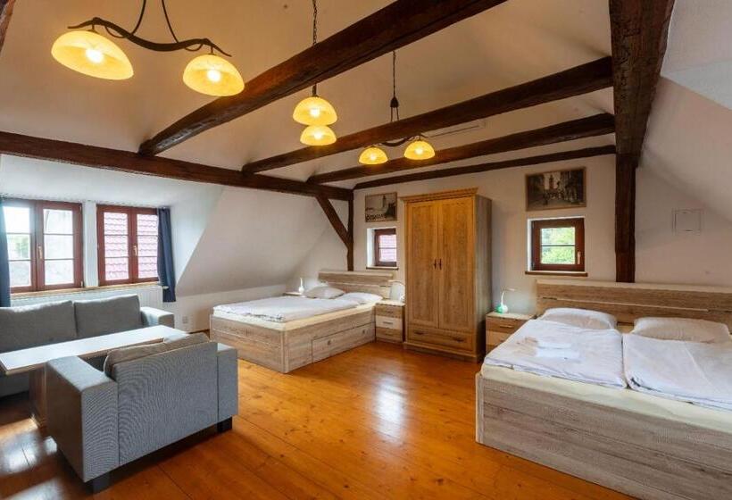 스위트, Wellness Hotel & Minipivovar Kněžínek