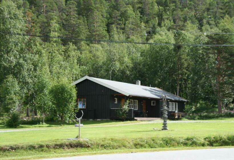 标准工作室, Gargia Lodge