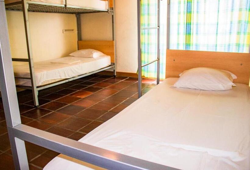 Cama en Habitación Compartida, Hi Almada  Pousada De Juventude