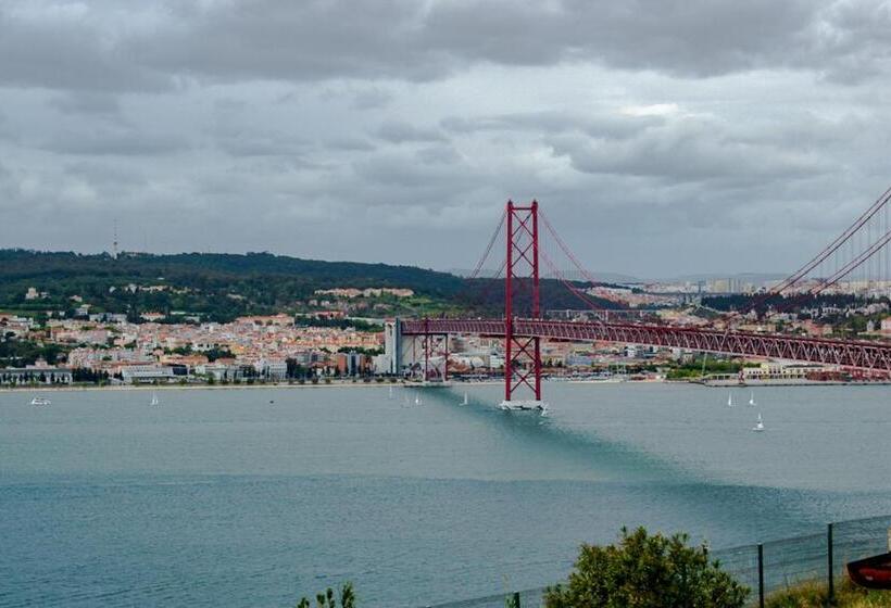 四人标准间, Hi Almada  Pousada De Juventude