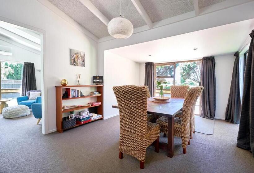 Дом 4 Спальни, Te Mata Views Resort