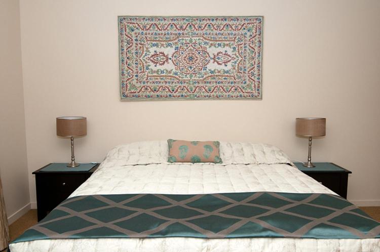 Номер Deluxe Кровать Куин, By The Park B & B
