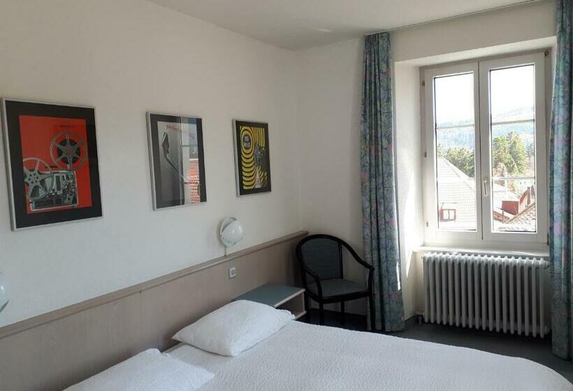 Номер Стандарт, Hôtel De France