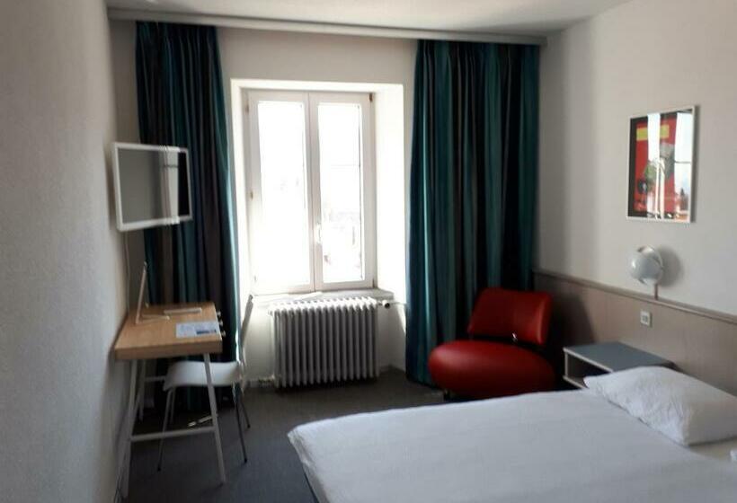 Номер Стандарт, Hôtel De France