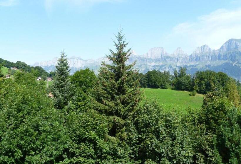 اتاق پنج‌تخته استاندارد, Restaurant Bergheim
