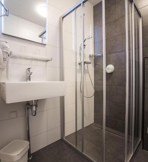 Standard Triple Room with Balcony, Faber
