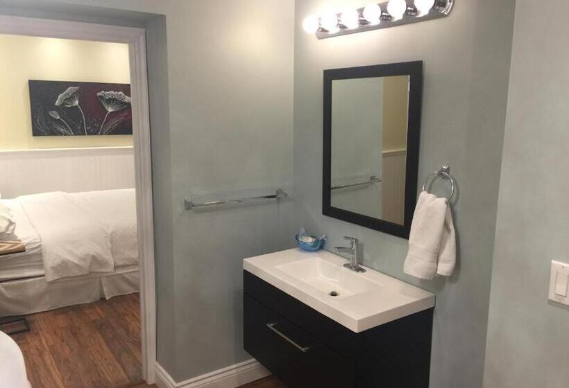 디럭스 스위트 킹 침대, Grey Rose Suites