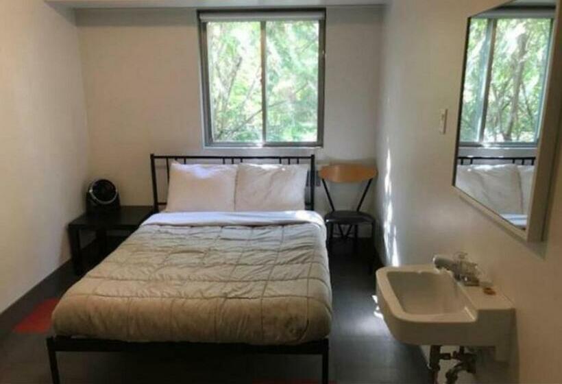 Номер Стандарт, Hi Edmonton   Hostel