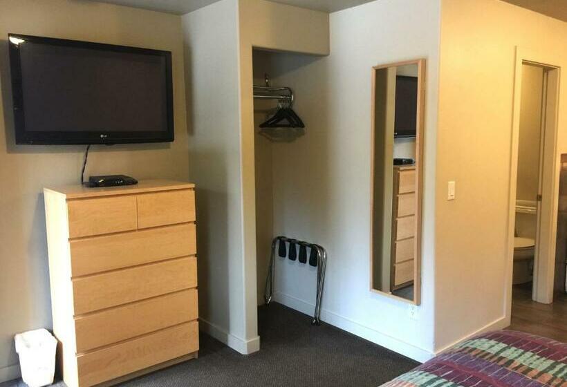 带大床的标准间, The Hitching Post Motel