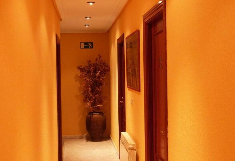 Номер Стандарт Индивидуальный, Hostal Sali
