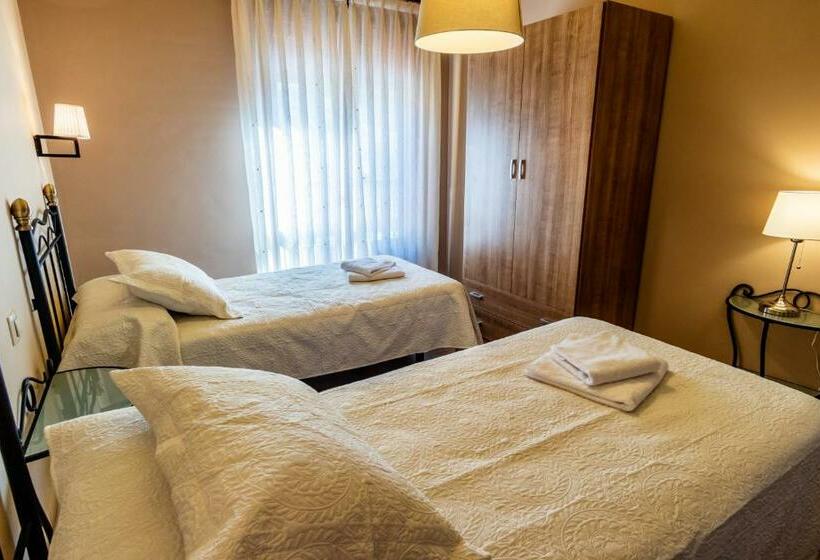 غرفة قياسية رباعية, Peña Pandos