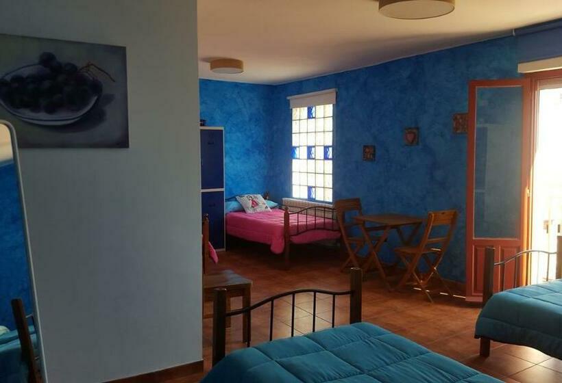 Четырехместный Номер Стандарт, Hostal A La Sombra Del Laurel