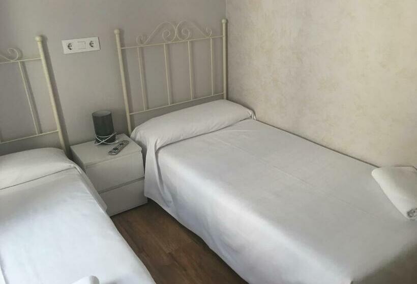 اتاق استاندارد, Albergue Santiago Apostol
